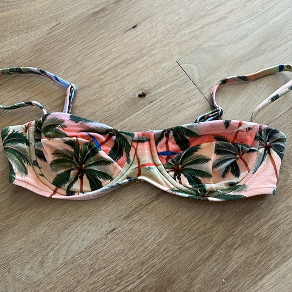 FARM Rio Bikini Set! 👙 🌴 - Picture 4 of 7